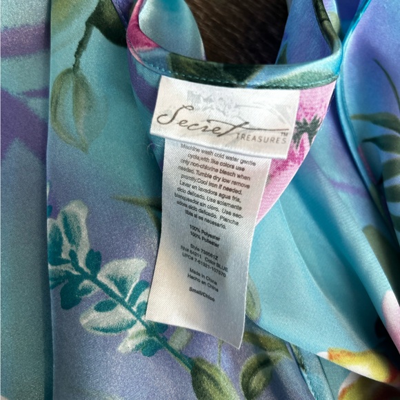 Secret Treasures Blue Floral Wrap Robe with Tie - Picture 3 of 3